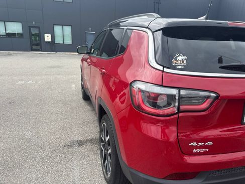 Used 2021 Jeep Compass Limited w/ Elite Exterior Group AWD/4WD image 2