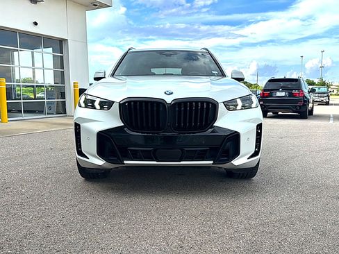 Used 2024 BMW X5 sDrive40i w/ M Sport Package RWD image 2