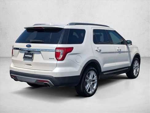 Used 2016 Ford Explorer XLT w/ Equipment Group 201A AWD/4WD image 5