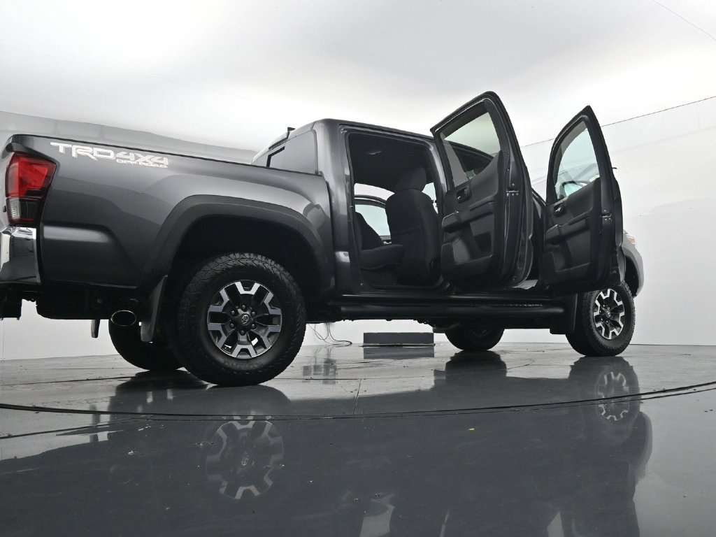 Used 2019 Toyota Tacoma TRD Off-Road AWD/4WD image 43