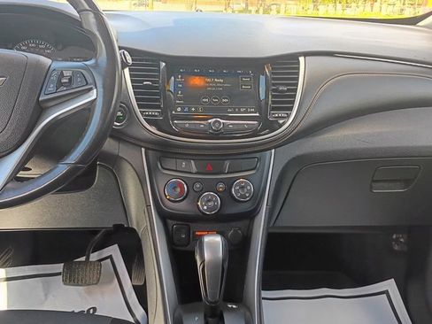 Used 2019 Chevrolet Trax LT w/ Redline Edition AWD/4WD image 13