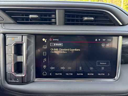 Used 2022 GMC Yukon XL Denali AWD/4WD image 27