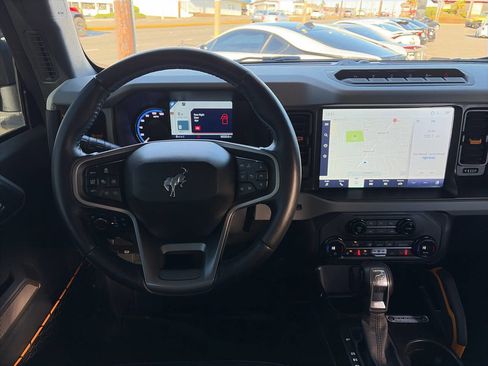 Used 2021 Ford Bronco Badlands image 28