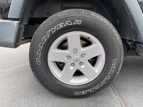 Used 2017 Jeep Wrangler Unlimited Sport w/ Quick Order Package 23S image 9