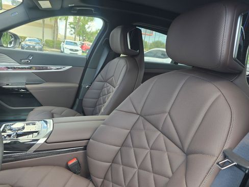 New 2026 BMW 740i RWD image 16