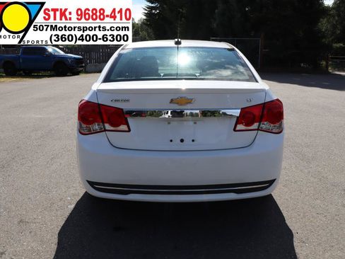 Used 2016 Chevrolet Cruze LT w/ Sun And Sound Package FWD image 6