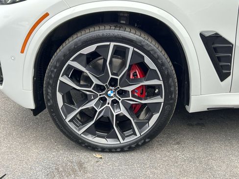 Used 2026 BMW X5 xDrive40i w/ M Sport Package image 9