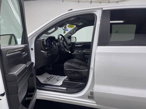 Used 2024 Chevrolet Silverado 1500 LT AWD/4WD image 7