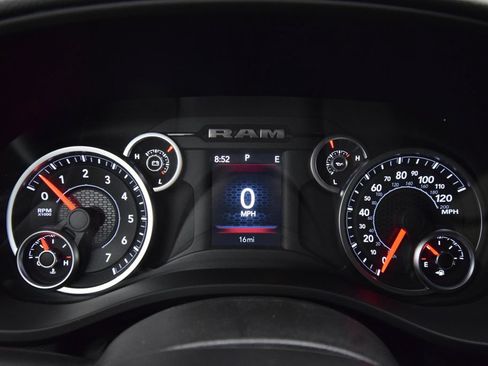 New 2026 RAM 1500 4x4 Crew Cab image 21