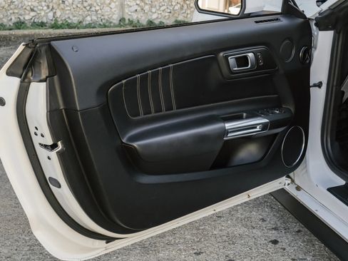 Used 2022 Ford Mustang Premium image 34