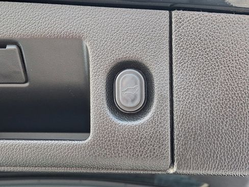 Used 2018 GMC Yukon SLT AWD/4WD image 35