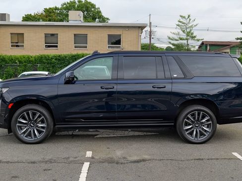 Used 2023 Cadillac Escalade ESV Sport w/ Touring Package AWD/4WD image 4