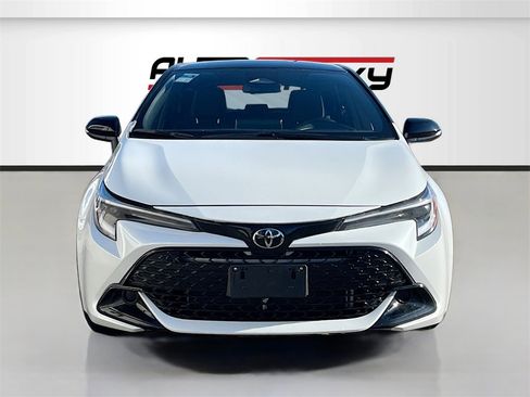 Used 2025 Toyota Corolla Hatchback image 2