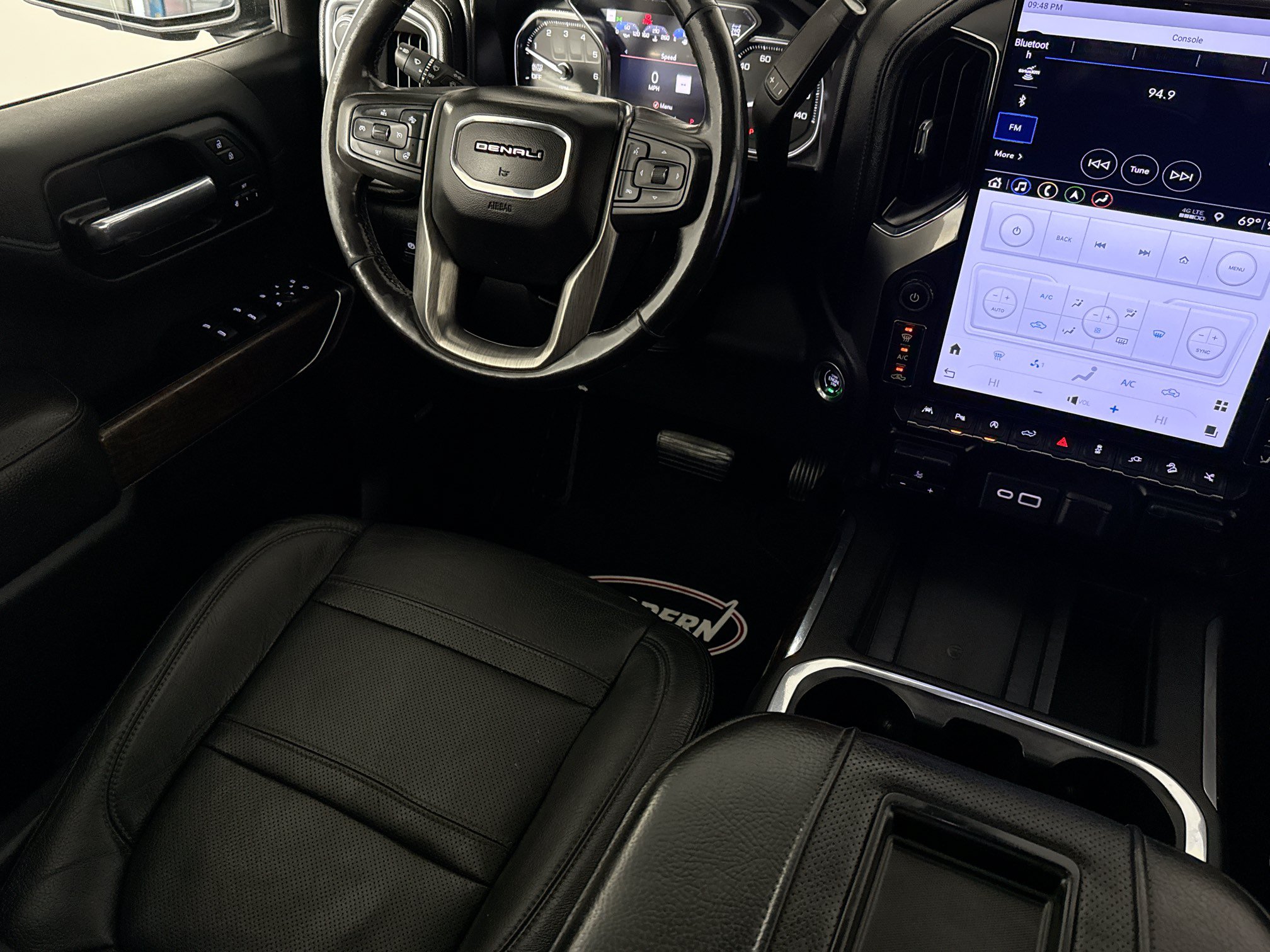 Used 2019 GMC Sierra 1500 Denali w/ Technology Package AWD/4WD image 30