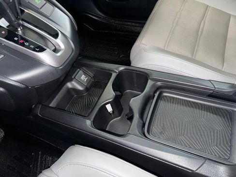 Used 2018 Honda CR-V EX-L image 16