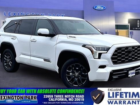 Used 2025 Toyota Sequoia Platinum AWD/4WD image 1