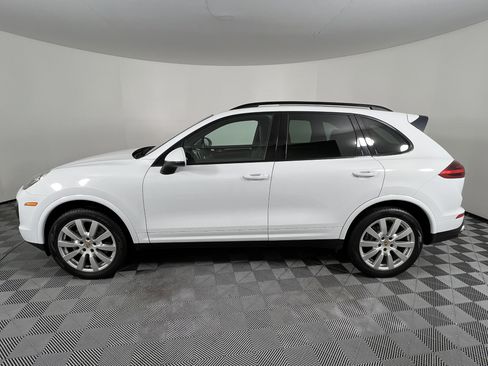 Used 2017 Porsche Cayenne Platinum Edition image 9
