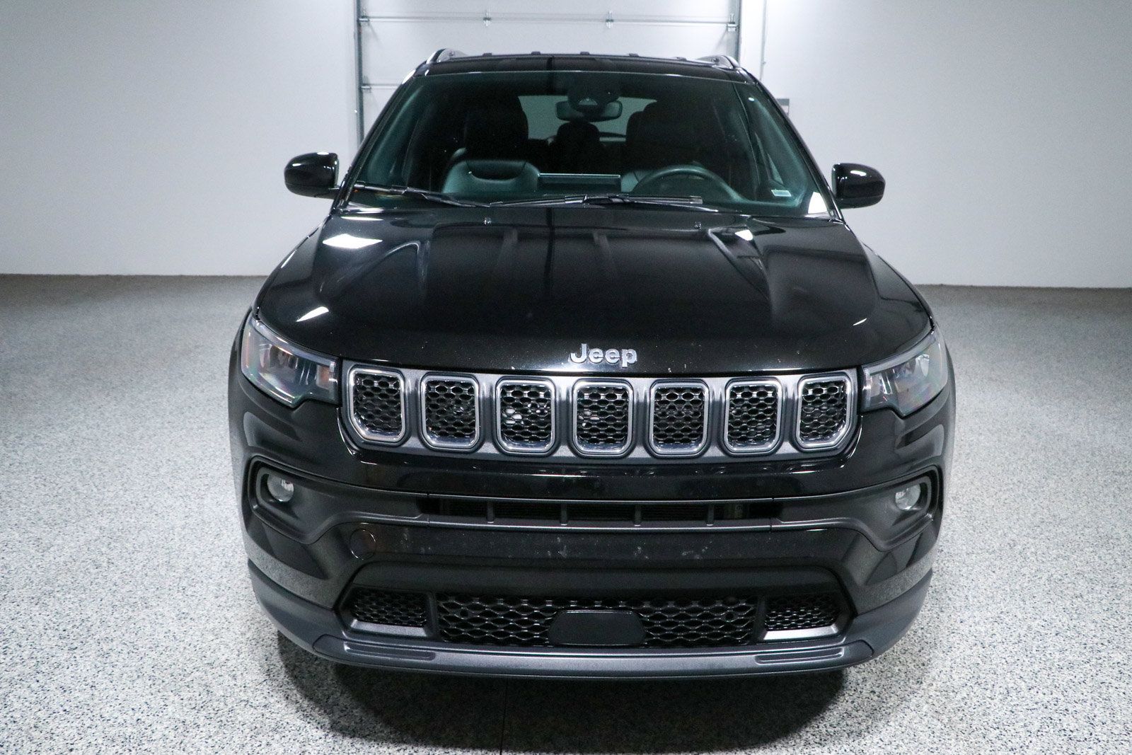 Used 2024 Jeep Compass Latitude AWD/4WD image 4