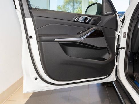 Used 2026 BMW X5 xDrive40i w/ Premium Package image 12