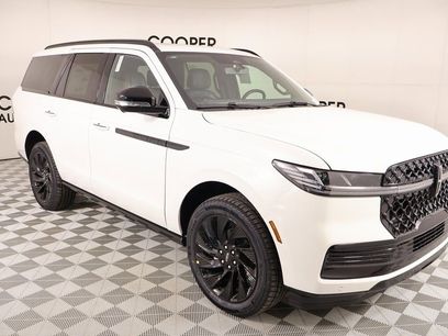 New 2026 Lincoln Navigator Reserve w/ Jet Appearance Package