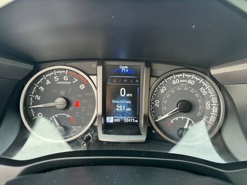 Used 2023 Toyota Tacoma TRD Sport w/ TRD Premium Sport Package AWD/4WD image 19