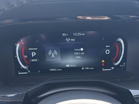 Used 2025 Nissan Pathfinder Platinum AWD/4WD image 21