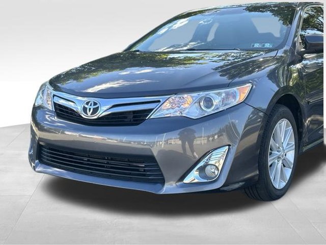 Used 2012 Toyota Camry XLE w/ Leather Pkg FWD image 2