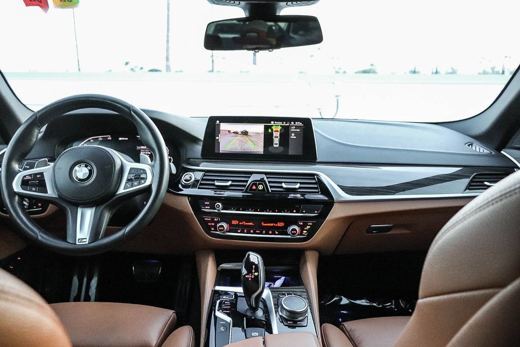 Used 2020 BMW 530e w/ M Sport Package RWD image 14
