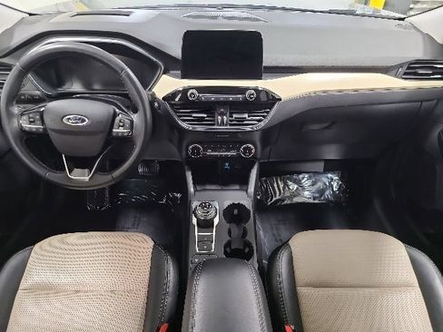 Used 2022 Ford Escape Titanium w/ Titanium Elite Package AWD/4WD image 2