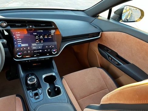 Used 2023 Lexus RZ 450e Premium image 11