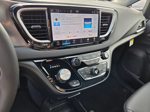 New 2026 Chrysler Voyager LX FWD image 20