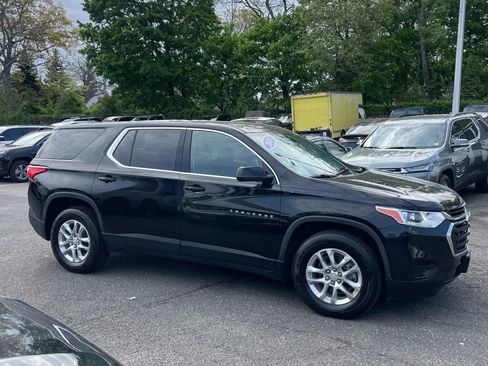 Used 2018 Chevrolet Traverse LS AWD/4WD image 3