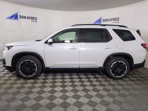 New 2026 Honda Pilot Touring image 2