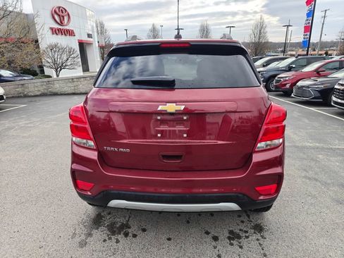 Used 2022 Chevrolet Trax LT w/ LT Convenience Package image 6