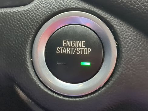 Used 2020 Chevrolet Equinox LT image 17