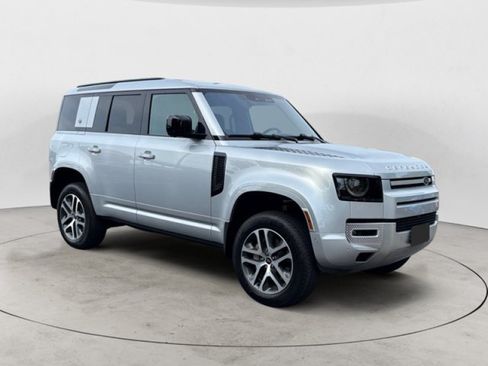 Certified 2022 Land Rover Defender 110 XS Edition AWD/4WD image 2