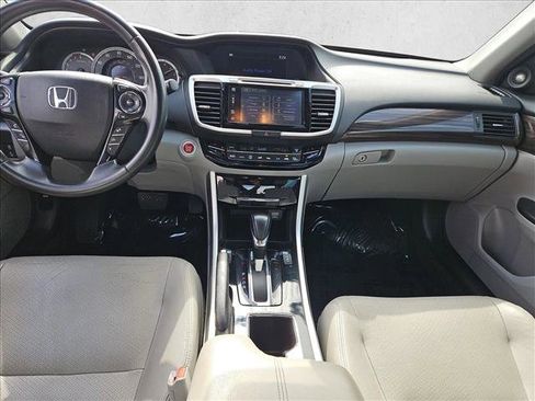 Used 2016 Honda Accord Touring image 23