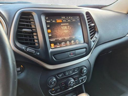 Used 2016 Jeep Cherokee Limited AWD/4WD image 11