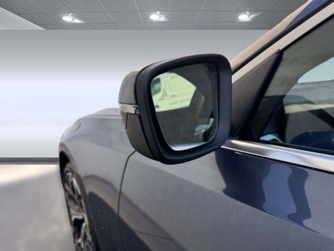 Used 2025 BMW 330i 330i w/ Convenience Package image 22