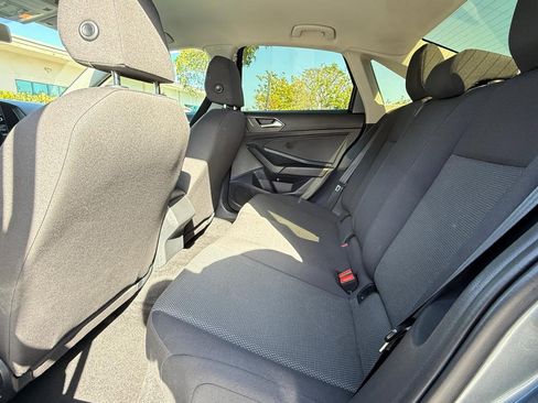 Used 2019 Volkswagen Jetta FWD image 17