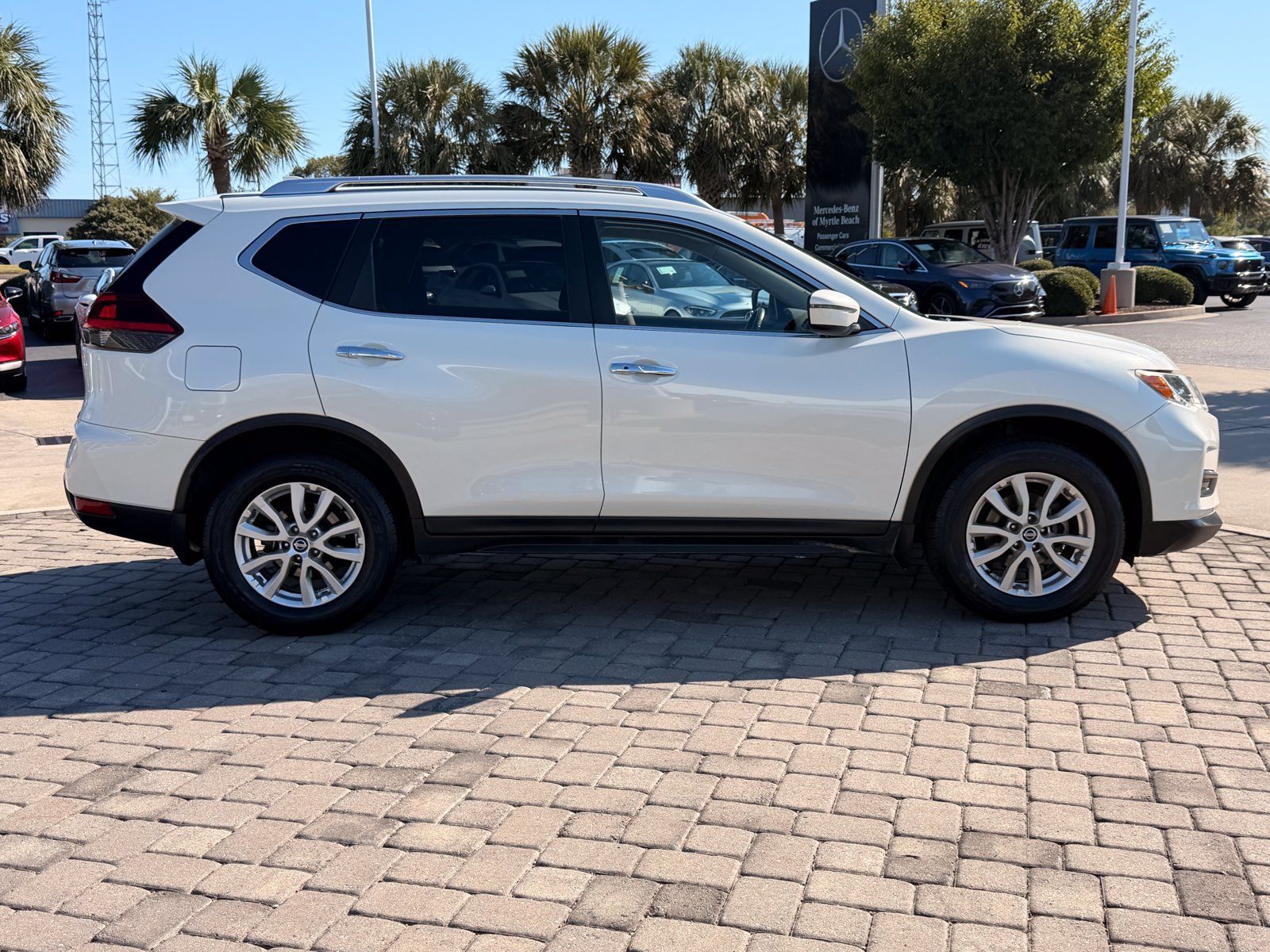 Used 2020 Nissan Rogue SV FWD image 7