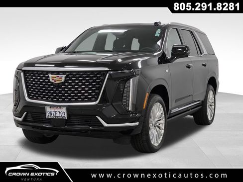Used 2026 Cadillac Escalade Luxury AWD/4WD image 3