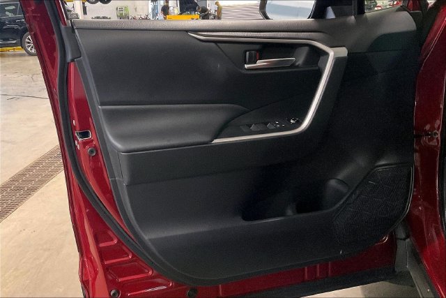 Used 2019 Toyota RAV4 XLE w/ Convenience Package AWD/4WD image 23