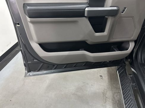 Used 2018 Ford F150 XLT w/ Equipment Group 302A Luxury RWD image 38