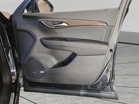 Used 2023 Buick Envision Avenir image 27