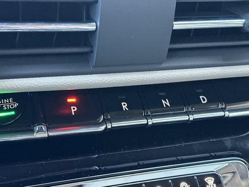 Used 2025 Lincoln Corsair FWD w/ Equipment Group 101A image 23