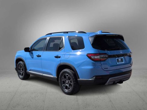 Used 2024 Honda Pilot TrailSport image 6