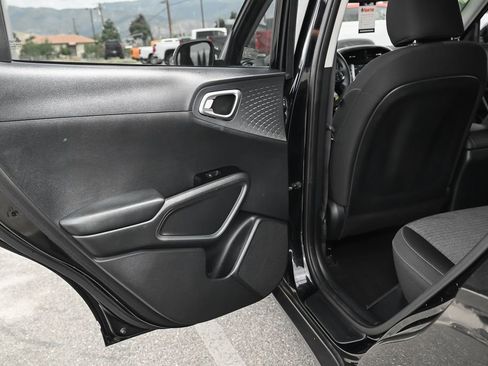 Used 2020 Kia Soul S FWD image 34