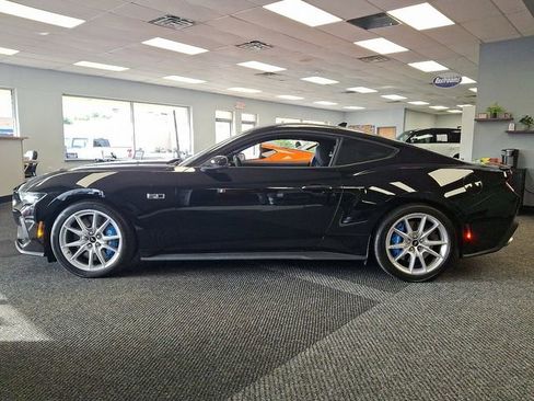 Used 2024 Ford Mustang GT Premium image 4