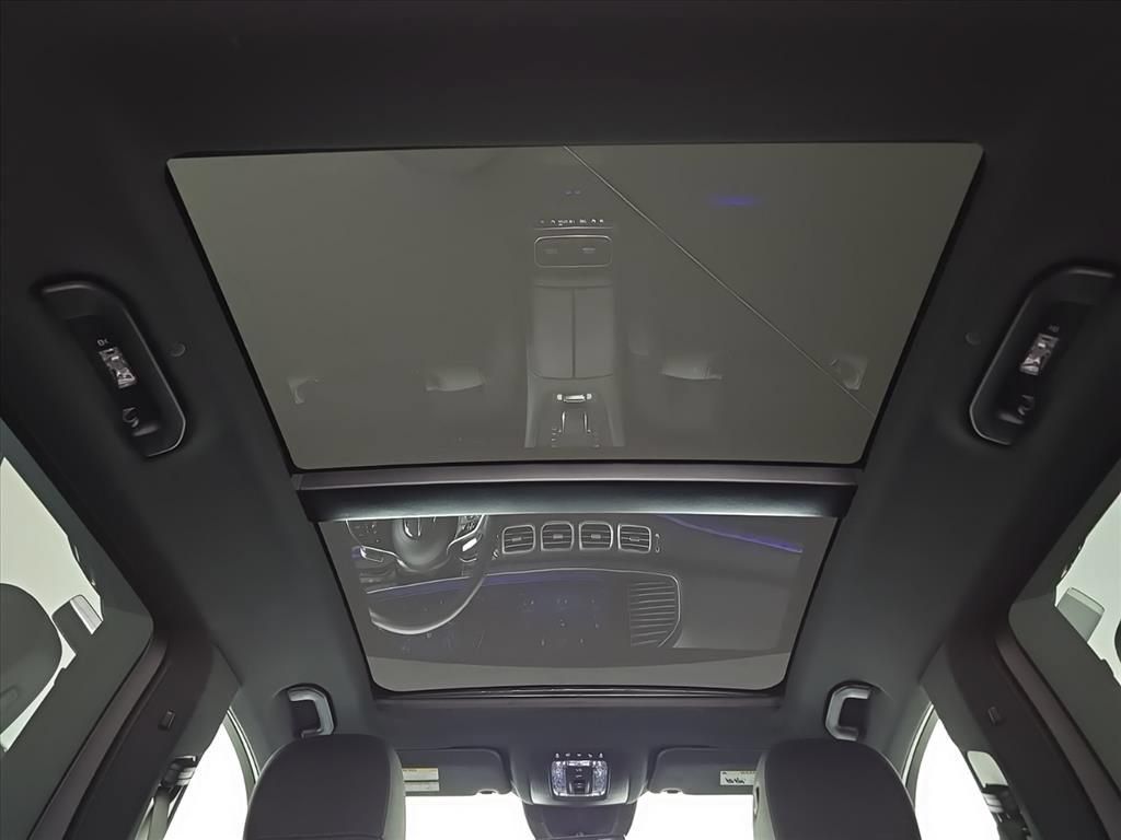Used 2025 Mercedes-Benz GLS 450 4MATIC image 14
